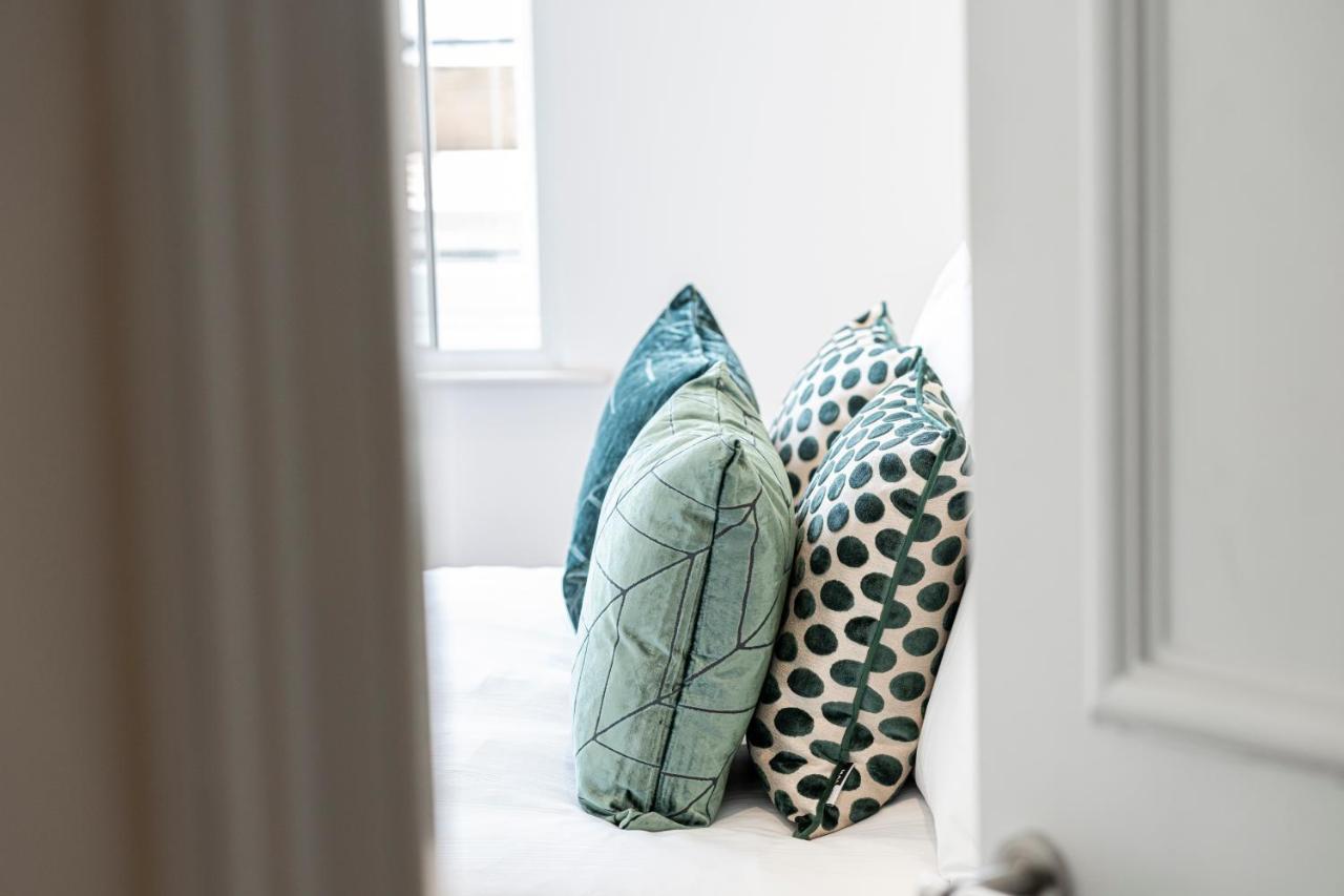 Stylish 1 Bed Flats In Soho, Next To Piccadilly Circus And Trafalgar Square Лондон Екстер'єр фото