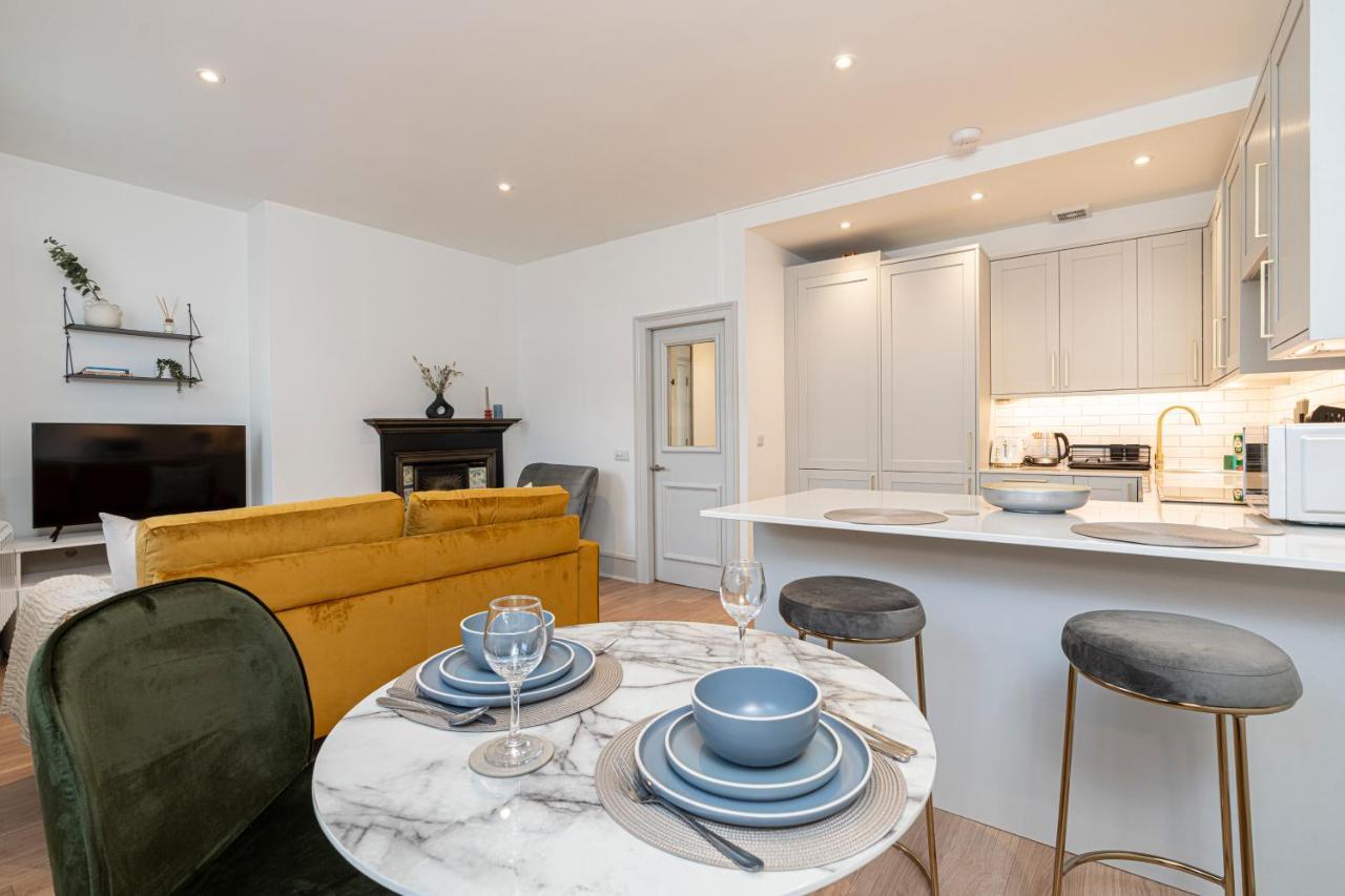 Stylish 1 Bed Flats In Soho, Next To Piccadilly Circus And Trafalgar Square Лондон Екстер'єр фото