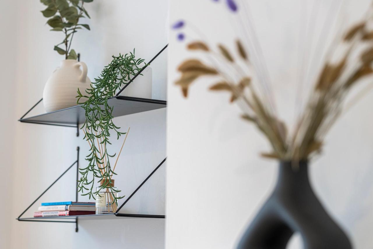 Stylish 1 Bed Flats In Soho, Next To Piccadilly Circus And Trafalgar Square Лондон Екстер'єр фото