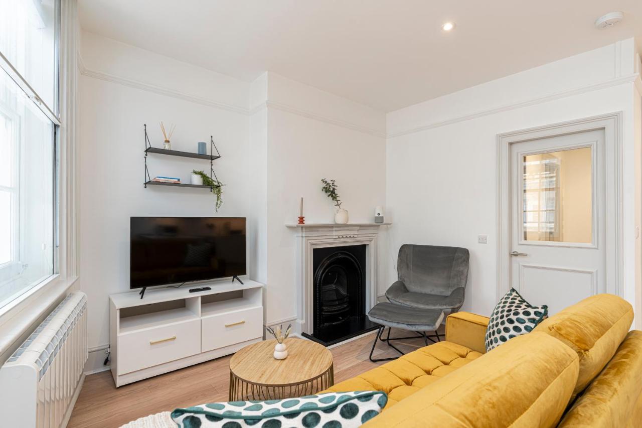 Stylish 1 Bed Flats In Soho, Next To Piccadilly Circus And Trafalgar Square Лондон Екстер'єр фото