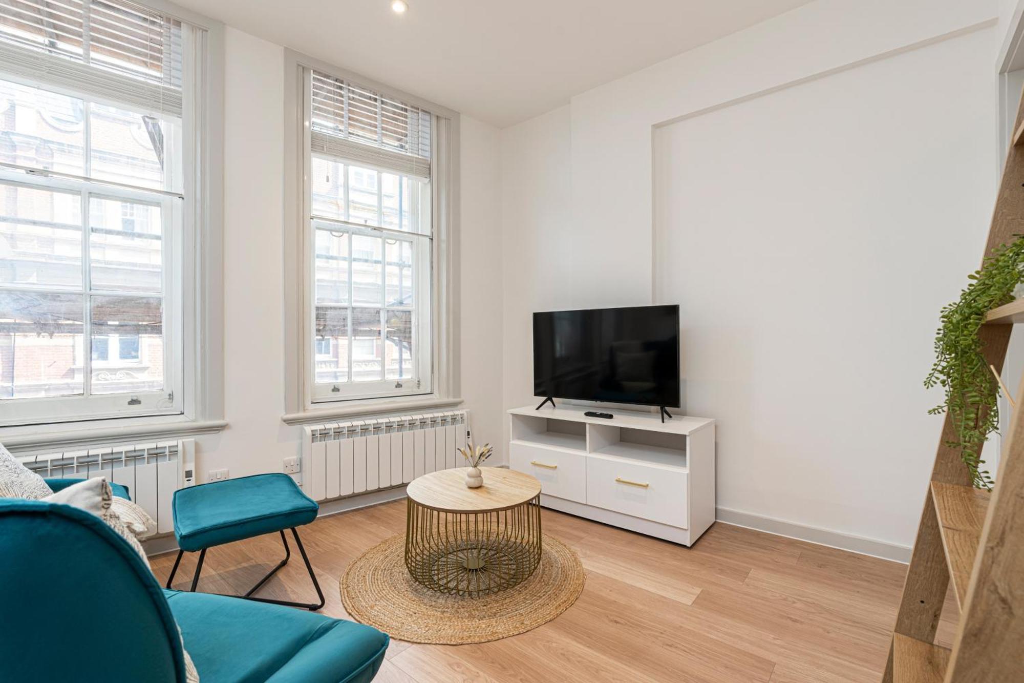 Stylish 1 Bed Flats In Soho, Next To Piccadilly Circus And Trafalgar Square Лондон Екстер'єр фото