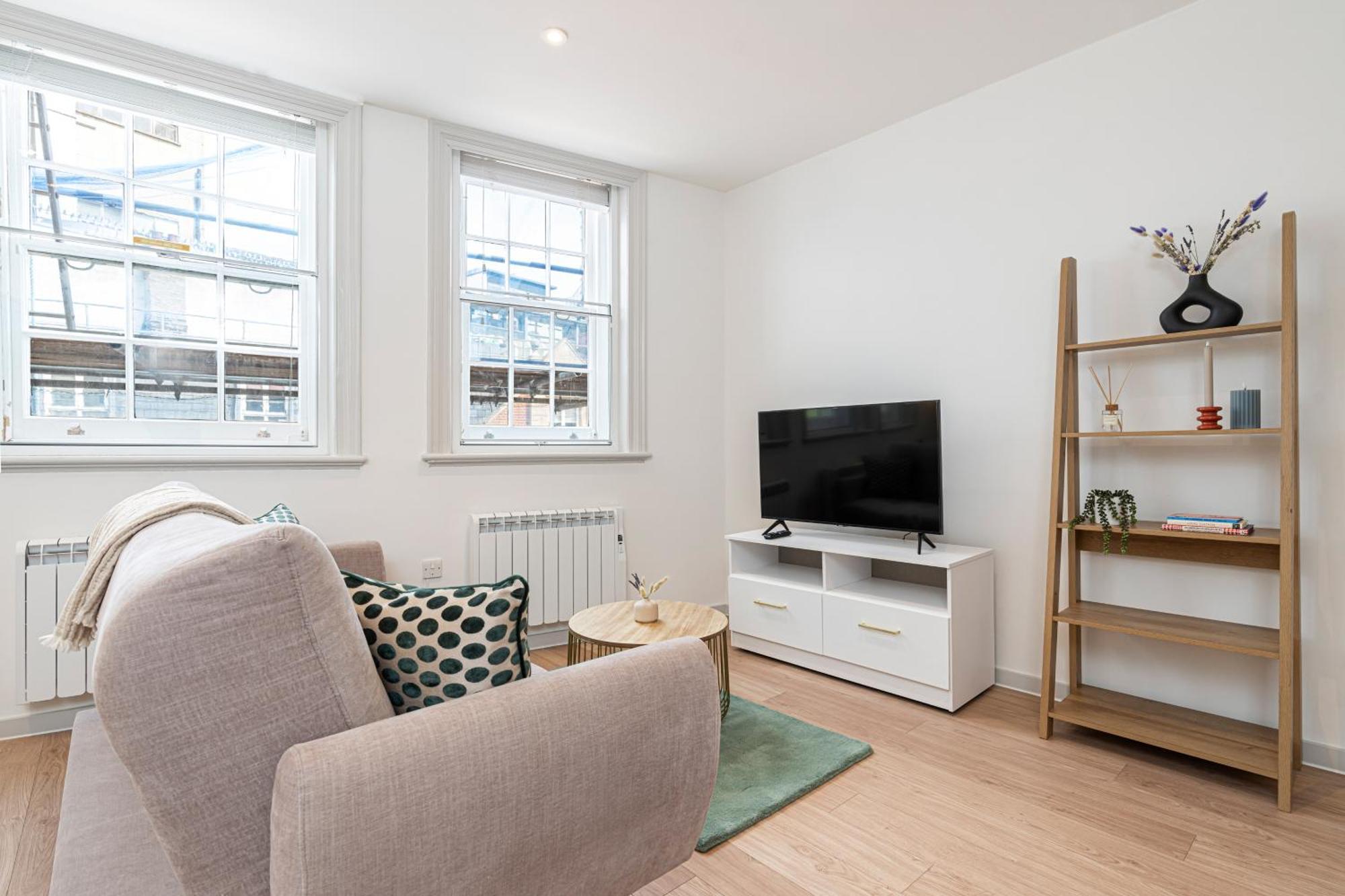Stylish 1 Bed Flats In Soho, Next To Piccadilly Circus And Trafalgar Square Лондон Екстер'єр фото