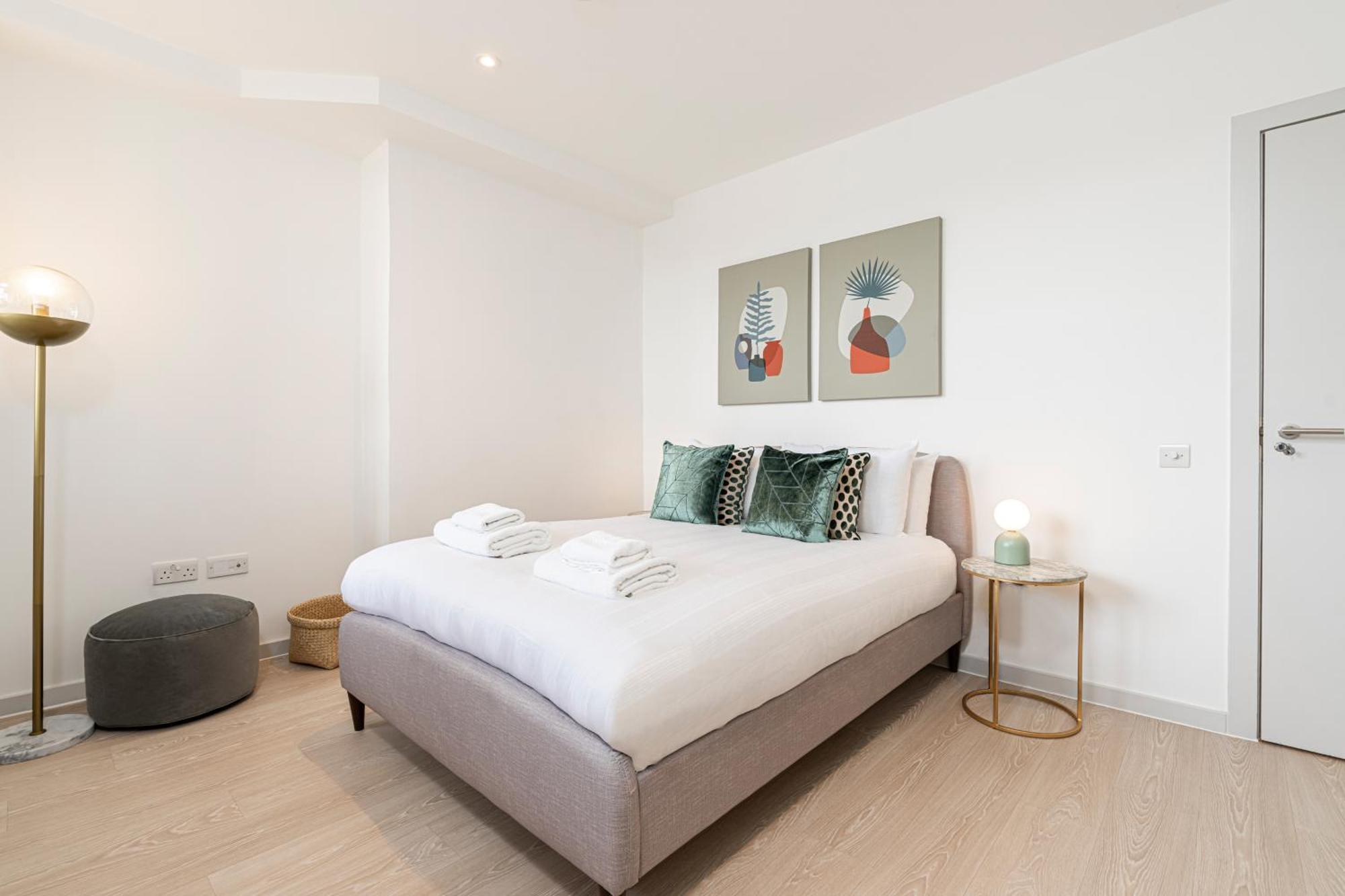 Stylish 1 Bed Flats In Soho, Next To Piccadilly Circus And Trafalgar Square Лондон Екстер'єр фото