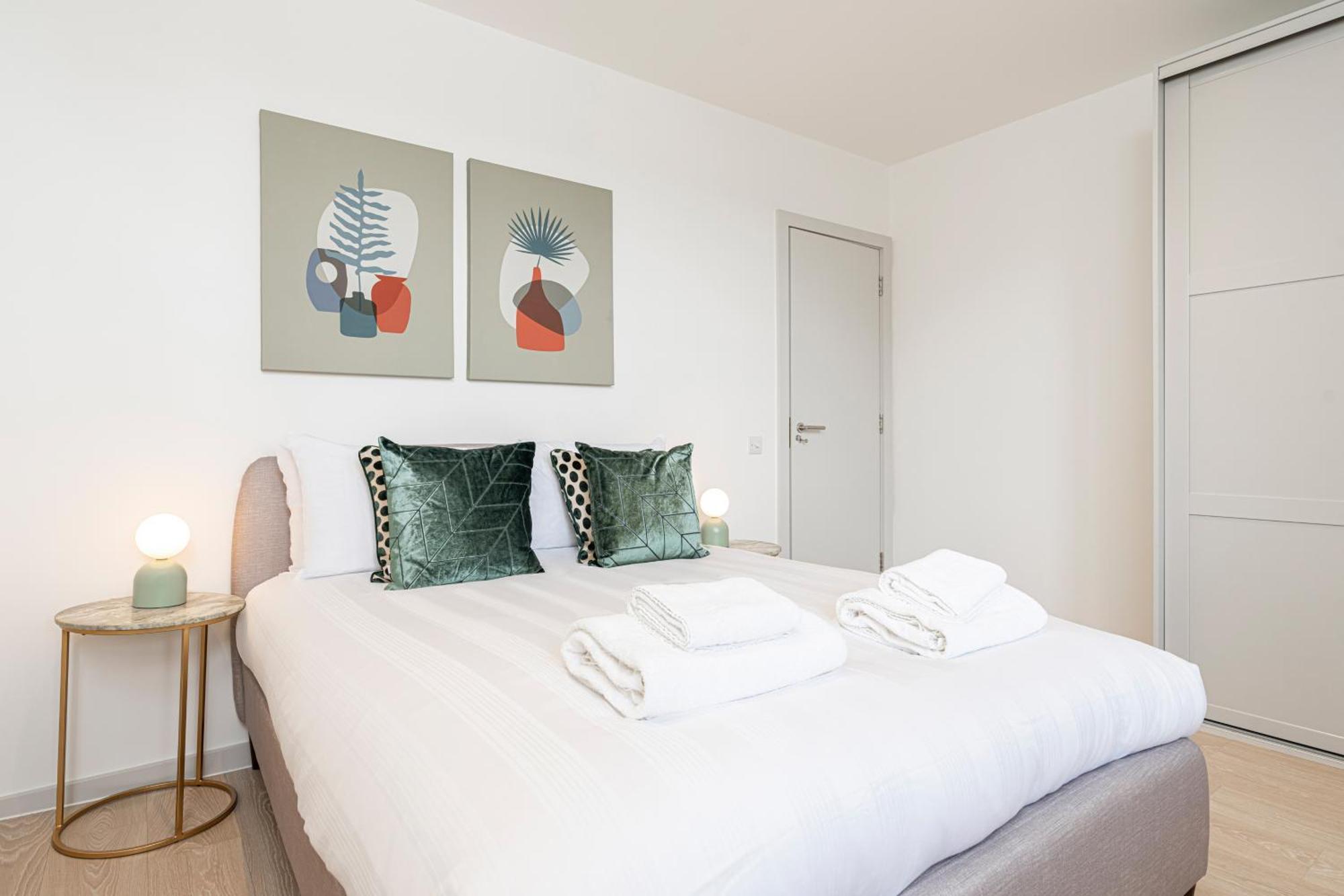 Stylish 1 Bed Flats In Soho, Next To Piccadilly Circus And Trafalgar Square Лондон Екстер'єр фото