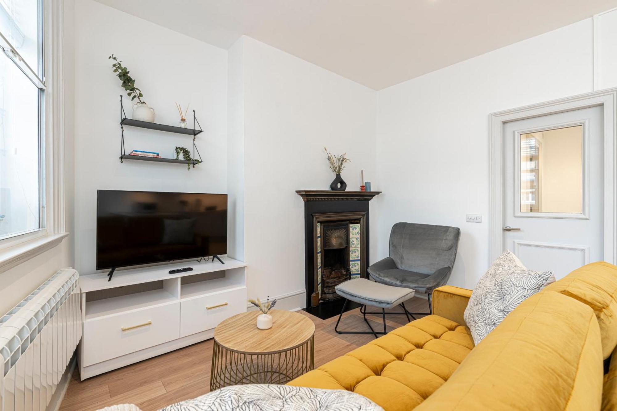 Stylish 1 Bed Flats In Soho, Next To Piccadilly Circus And Trafalgar Square Лондон Екстер'єр фото