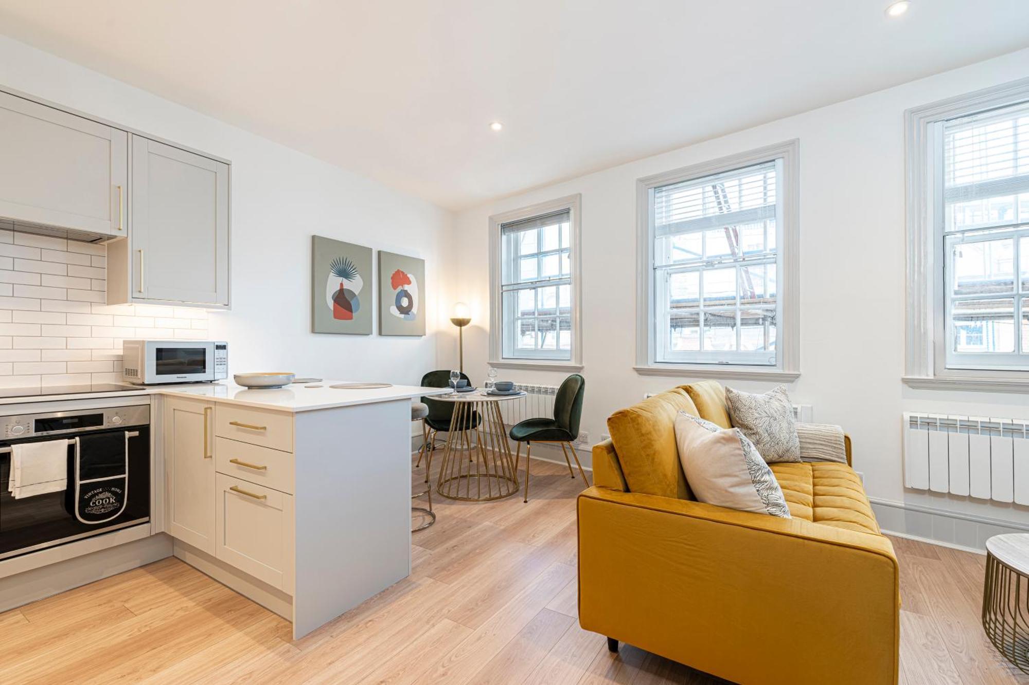 Stylish 1 Bed Flats In Soho, Next To Piccadilly Circus And Trafalgar Square Лондон Екстер'єр фото